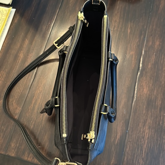 Tory Burch Robinson Double Zip Expandable Sides Large Crossbody Tote Retail $575 - Picture 4 of 4